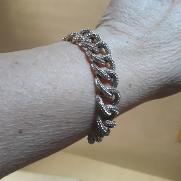 Nadri Bracelet Pave Crystals Authentic 7.5 long. Trendy Links HTF! - Picture 4 of 16